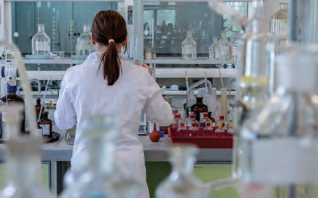Personal técnico en laboratorio farmacéutico